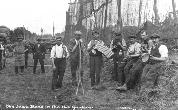Jazz band in the hop gardens, 1924